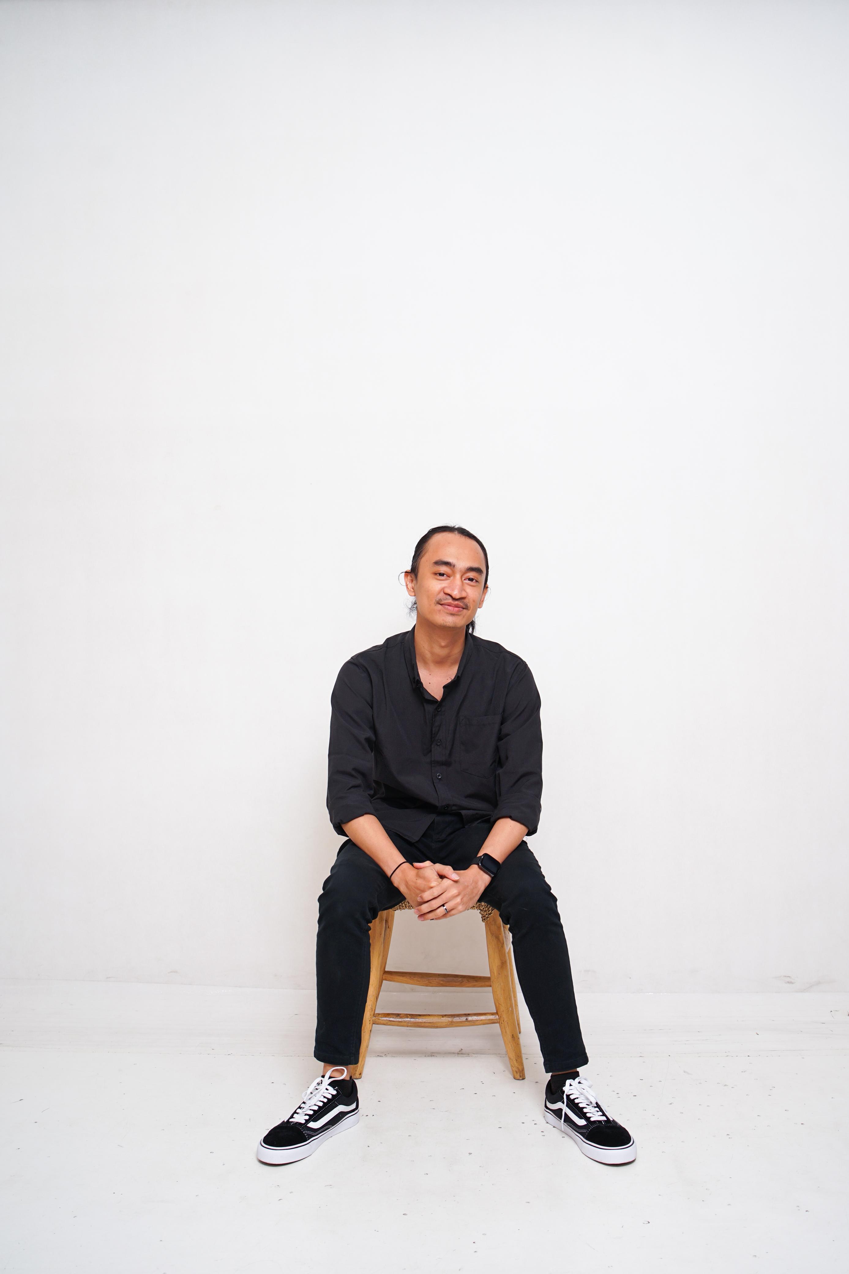 Dhanu Diwangkoro Wahyadyatmiko, S.Sn.